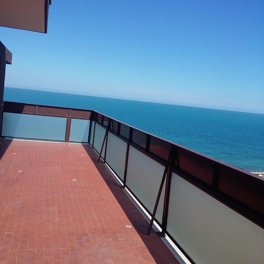 Attico Suite Spiaggia Bari Exteriör bild