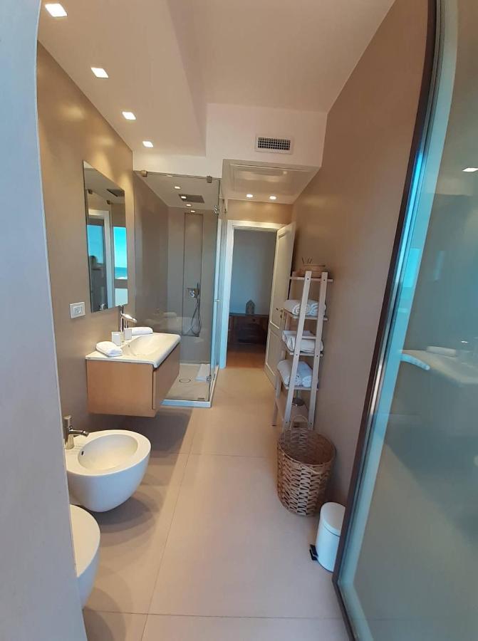 Attico Suite Spiaggia Bari Exteriör bild
